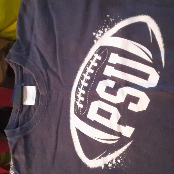 PSU ADULT ( MEDIUM) TSHIRT. - Picture 2 of 6